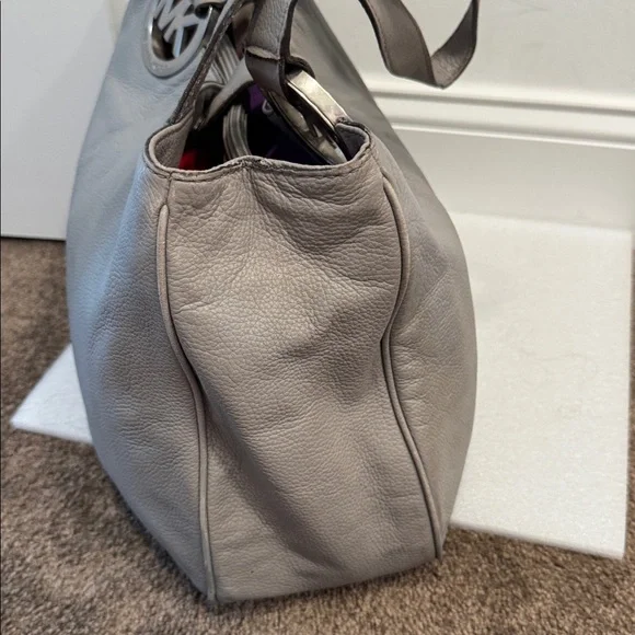 Michael Kors Silver Logo Gray Shoulder Bag purse - Picture 4 of 9